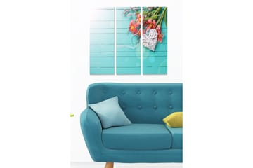 Canvastavla i trä 3-delar 50x70 cm - Färgrik bukett av blommor på en ljusblå bakgrund - Ljusblå / Rosa / Grön - Inredning - Tavlor & posters - Canvastavla