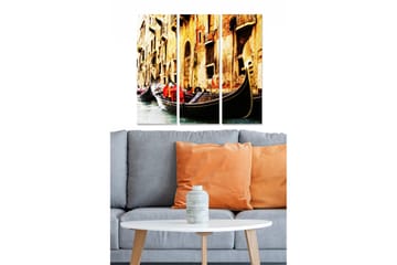 Canvastavla i trä 3-delar 50x70 cm - Gondoler i en venetiansk kanal med färgglada kläder - Guld / Röd / Svart - Inredning - Tavlor & posters - Canvastavla