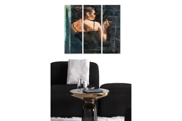 Canvastavla i trä 3-delar 50x70 cm - Kvinnlig silhuett som vänder ryggen mot betraktaren och håller en cigarett - Mörkblå / Hudfärg / Svart - Inredning - Tavlor & posters - Canvastavla