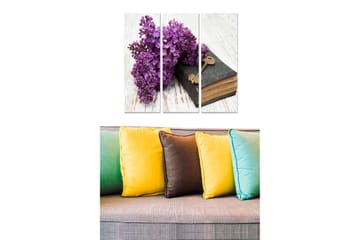 Canvastavla i trä 3-delar 50x70 cm - Lila syrener i en vacker komposition med en gammal bok och nyckel - Lila / Svart / Brun - Inredning - Tavlor & posters - Canvastavla