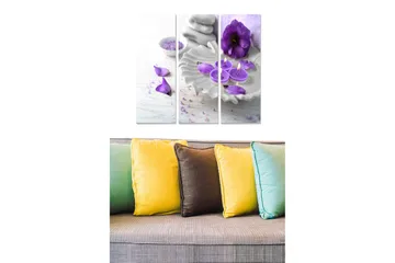 Canvastavla i trä 3-delar 50x70 cm - Lugn och harmonisk komposition med lila blommor och doftljus - Lila / Vit - Inredning - Tavlor & posters - Canvastavla