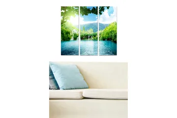 Canvastavla i trä 3-delar 50x70 cm - Lugn sjö med omgivande grönska och berg - Turkos / Grön / Blå - Inredning - Tavlor & posters - Canvastavla