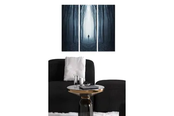 Canvastavla i trä 3-delar 50x70 cm - Mystisk skog med en ensam figur i dimma - Mörkblå / Grå / Svart - Inredning - Tavlor & posters - Canvastavla