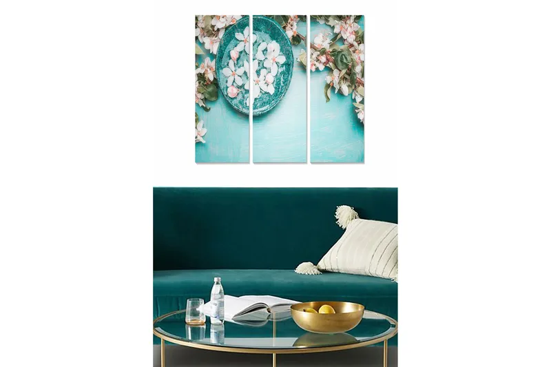 Canvastavla i trä 3-delar 50x70 cm - Skål med blommor på en turkos bakgrund - Turkos / Vit / Rosa - Inredning - Tavlor & posters - Canvastavla