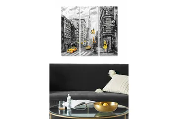 Canvastavla i trä 3-delar 50x70 cm - Stadsscen med gula taxibilar och en kvinna i gul klänning - Gult / Svart / Grått - Inredning - Tavlor & posters - Canvastavla