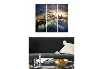 Canvastavla i trä 3-delar 50x70 cm - Stadssilhuett vid solnedgång med bro och reflektioner i vattnet - Mörkblå / Guld / Grå - Inredning - Tavlor & posters - Canvastavla