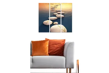 Canvastavla i trä 3-delar 50x70 cm - Stenlagd väg över spegelblanka vattenytor - Vit / Blå / Guld - Inredning - Tavlor & posters - Canvastavla
