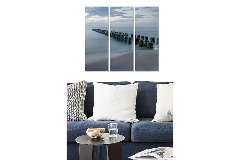 Canvastavla i trä 3-delar 50x70 cm - Stillhet vid havet med en rad av pålar i vattnet, Blå / Grå / Grön