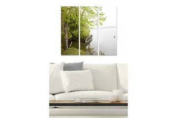 Canvastavla i trä 3-delar 50x70 cm - Stillhet vid sjön med båtar och grönskande träd - Grön / Brun / Grå - Inredning - Tavlor & posters - Canvastavla
