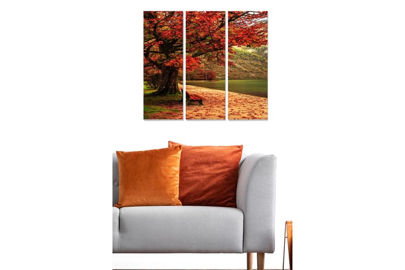 Canvastavla i trä 3-delar 50x70 cm - Storslagen höstskog med en rödbladig träd och en bänk vid sjökanten - Röd / Grön / Beige - Inredning - Tavlor & posters - Canvastavla