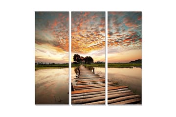 Canvastavla i trä 3-delar 50x70 cm - Vacker solnedgång över en träbro som sträcker sig över stilla vatten - Orange / Blå / Grön - Inredning - Tavlor & posters - Canvastavla