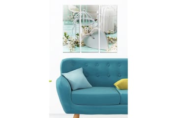 Canvastavla i trä 3-delar 50x70 cm - Vacker stillhet med fågelburar och blommor i en romantisk komposition - Ljusblå / Vit / Grön - Inredning - Tavlor & posters - Canvastavla