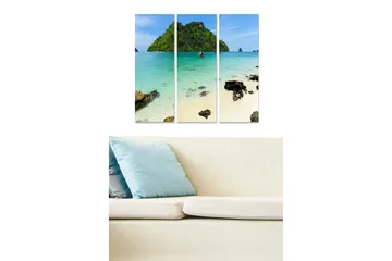 Canvastavla i trä 3-delar 50x70 cm - Vacker strand med klart turkost vatten och grönskande öar i bakgrunden - Turkos / Grön / Beige - Inredning - Tavlor & posters - Canvastavla
