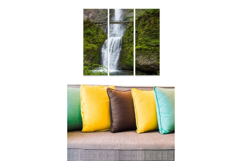 Canvastavla i trä 3-delar 50x70 cm - Vattenfall omgiven av grönskande klippor, Grön / Vit / Grå