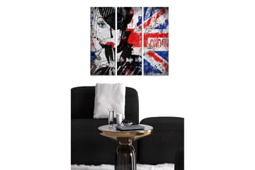 Canvastavla i trä 3-delar 50x70 cm - Porträtt av en kvinna med blå ögon och en grafisk bakgrund inspirerad av den brittiska flaggan - Röd / Blå / Svart - Inredning - Tavlor & posters - Canvastavla