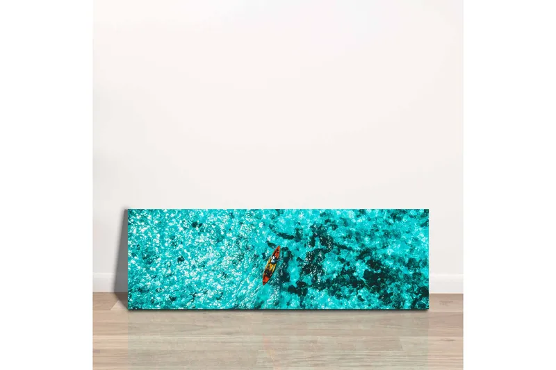 Canvastavla - Kajak som paddlar genom klart turkost vatten - Turkos / Svart / Orange - Inredning - Tavlor & posters - Canvastavla