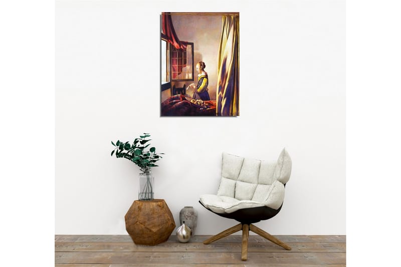 Canvastavla - Kvinna vid fönstret i ett inbjudande rum - Gult / Rödbrunt / Beige - Inredning - Tavlor & posters - Canvastavla