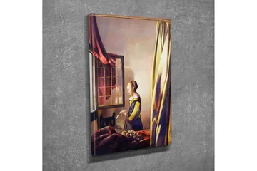 Canvastavla - Kvinna vid fönstret i ett inbjudande rum - Gult / Rödbrunt / Beige - Inredning - Tavlor & posters - Canvastavla