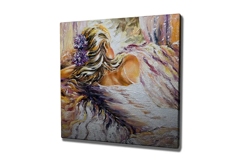 Canvastavla - Kvinnlig figur med blommor i håret som vilar i en mjuk omgivning, Lila / Beige / Vit