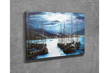 Canvastavla - Mörka segelbåtar i en stilla hamn under en dramatisk himmel - Mörkblå / Svart / Ljusblå - Inredning - Tavlor & posters - Canvastavla