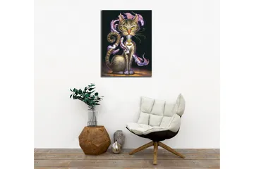 Canvastavla - Magisk katt med stora gula ögon och virvlande dekorativa fiskar runt kroppen - Svart / Lila / Brun - Inredning - Tavlor & posters - Canvastavla