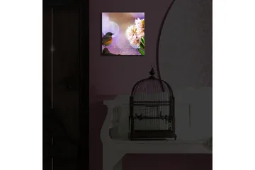 Canvastavla med LED-belysning 28x28 cm - Fågel på en gren med blommor i fokus - Rosa / Grön / Lila - Inredning - Tavlor & posters - Canvastavla