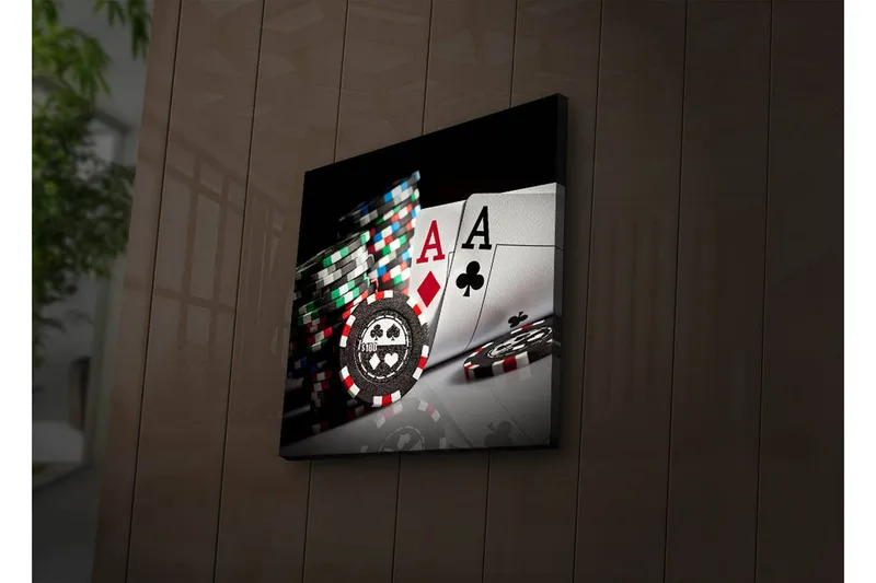 Canvastavla med LED-belysning 28x28 cm - Spelkort och pokerchips i fokus - Svart / Röd / Grön - Inredning - Tavlor & posters - Canvastavla