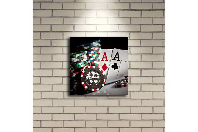 Canvastavla med LED-belysning 28x28 cm - Spelkort och pokerchips i fokus - Svart / Röd / Grön - Inredning - Tavlor & posters - Canvastavla