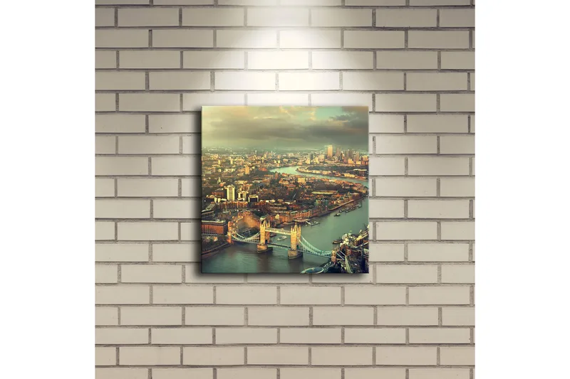 Canvastavla med LED-belysning 28x28 cm - Utsikt över en stad med en flod och broar - Grön / Blå / Beige - Inredning - Tavlor & posters - Canvastavla