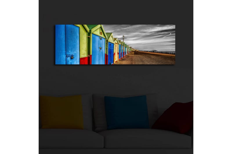 Canvastavla med LED-belysning 30x90 cm - Färgglada badhus i rad vid stranden - Blå / Grön / Röd - Inredning - Tavlor & posters - Canvastavla