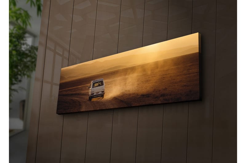 Canvastavla med LED-belysning 30x90 cm - Färgstark landskapsvy med en bil som kör på en grusväg - Guld / Brunt - Inredning - Tavlor & posters - Canvastavla