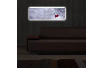 Canvastavla med LED-belysning 30x90 cm - Frostiga bär hängande från en gren - Röd / Grå / Vit - Inredning - Tavlor & posters - Canvastavla