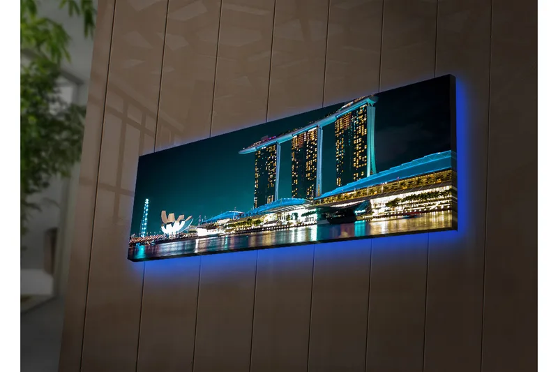 Canvastavla med LED-belysning 30x90 cm - Modern stadslandskap med futuristiska byggnader vid vattenytan - Mörkblå / Ljusblå / Vit - Inredning - Tavlor & posters - Canvastavla