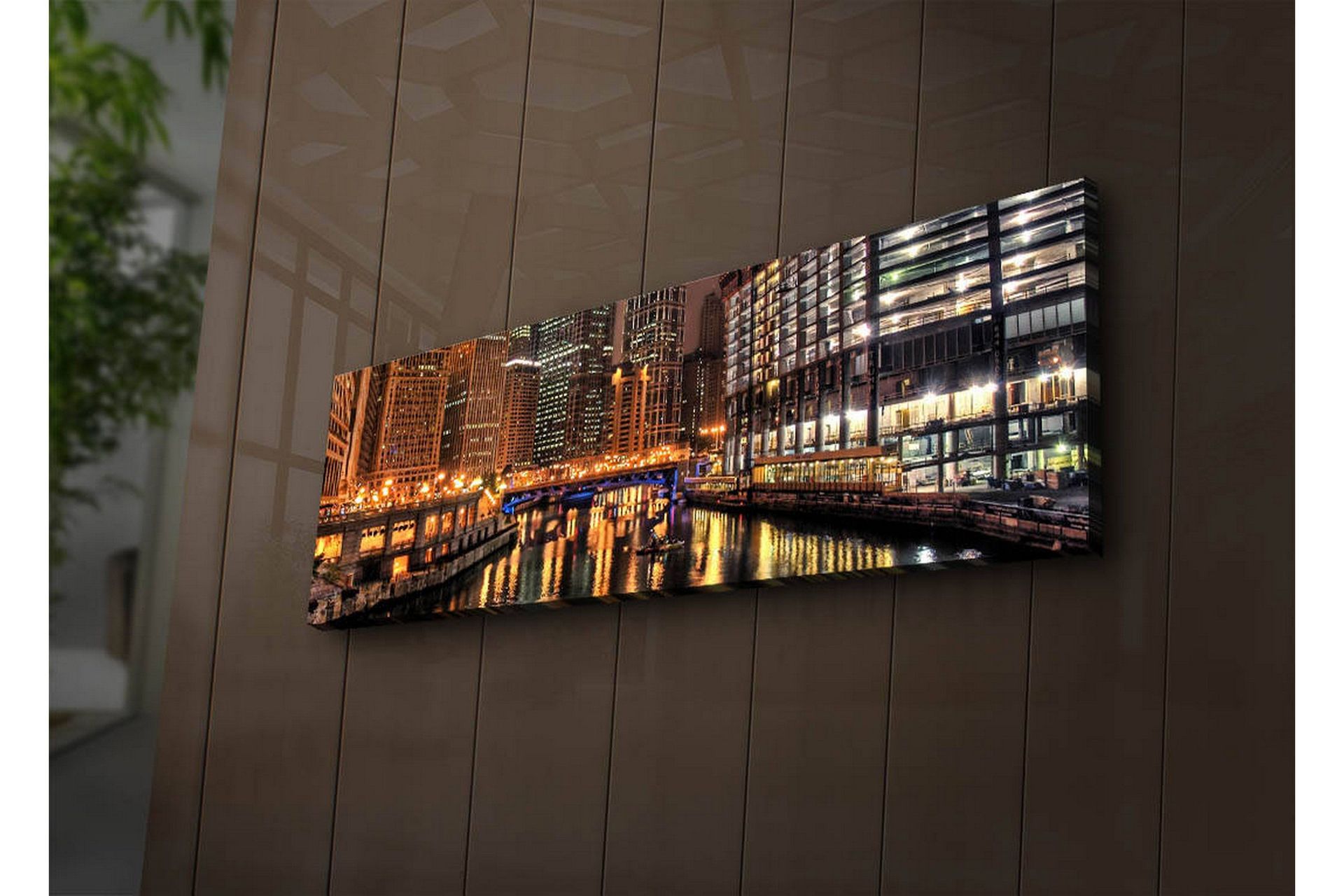 Canvastavla med LED-belysning 30x90 cm - Nattlig stadsbild med reflektioner i vattnet - Guld / Blå / Svart