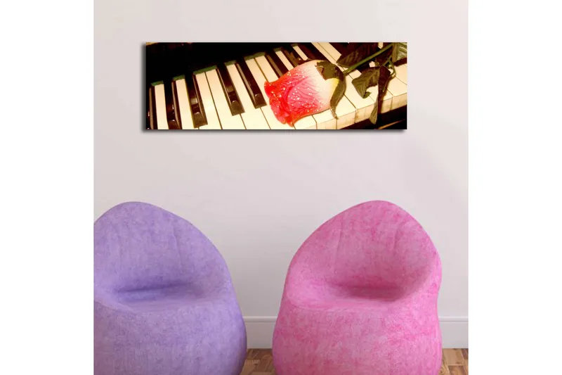 Canvastavla med LED-belysning 30x90 cm - Röd ros på ett piano med svarta och vita tangenter - Röd / Svart / Vit - Inredning - Tavlor & posters - Canvastavla
