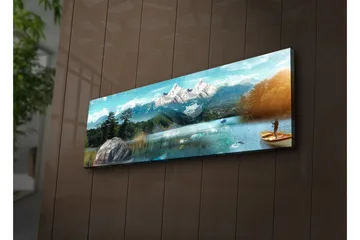 Canvastavla med LED-belysning 30x90 cm - Storslagen fjällandskap med en fiskare i en båt på en spegelblanka sjö - Blå / Grön / Vit - Inredning - Tavlor & posters - Canvastavla