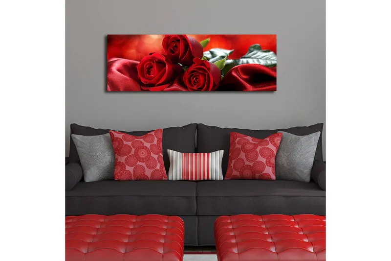 Canvastavla med LED-belysning 30x90 cm - Tre röda rosor på en mjuk, röd satinbakgrund - Röd / Grön - Inredning - Tavlor & posters - Canvastavla