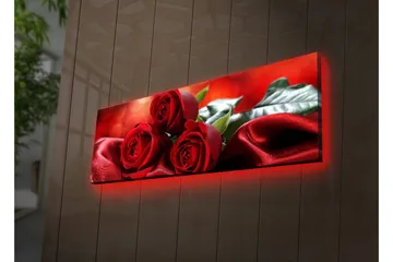 Canvastavla med LED-belysning 30x90 cm - Tre röda rosor på en mjuk, röd satinbakgrund - Röd / Grön - Inredning - Tavlor & posters - Canvastavla