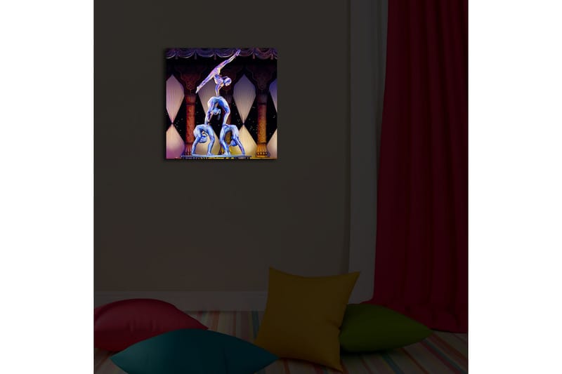 Canvastavla med LED-belysning 40x40 cm - Akrobatisk uppvisning med tre personer i balans på en plattform - Blå / Gul / Lila - Inredning - Tavlor & posters - Canvastavla
