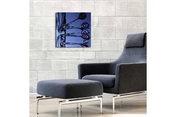 Canvastavla med LED-belysning 40x40 cm - Dartpilar i en stiliserad komposition - Mörkblå / Svart / Silver - Inredning - Tavlor & posters - Canvastavla