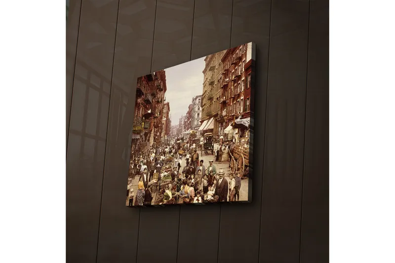 Canvastavla med LED-belysning 40x40 cm - Livlig gata med människor och marknadsstånd - Brun / Beige / Grön - Inredning - Tavlor & posters - Canvastavla