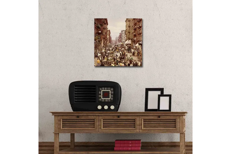 Canvastavla med LED-belysning 40x40 cm - Livlig gata med människor och marknadsstånd - Brun / Beige / Grön - Inredning - Tavlor & posters - Canvastavla