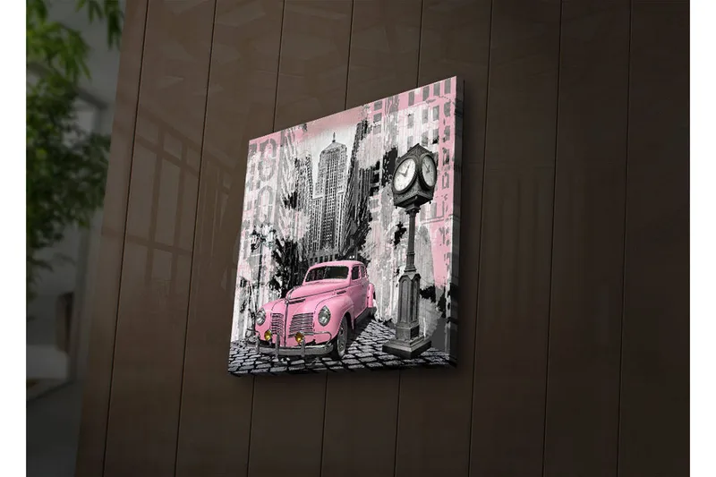 Canvastavla med LED-belysning 40x40 cm - Rosa vintagebil på en stadsgata med en gammaldags klocka - Rosa / Svart / Grå - Inredning - Tavlor & posters - Canvastavla