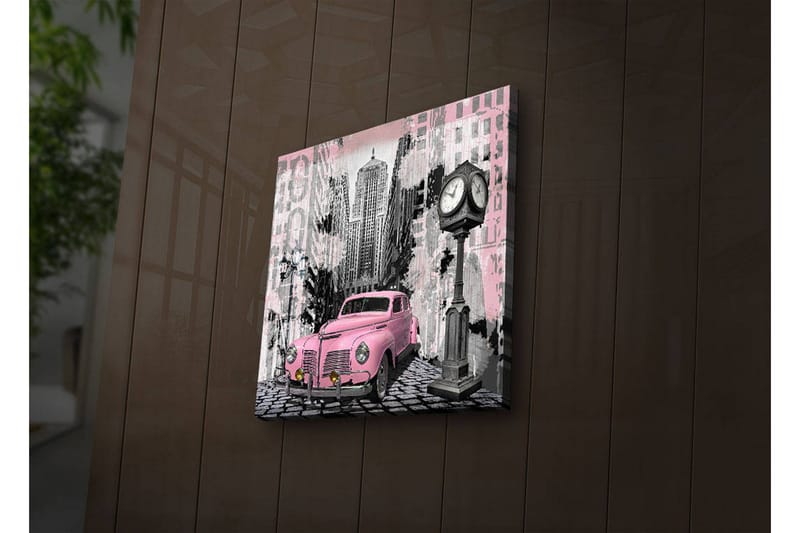 Canvastavla med LED-belysning 40x40 cm - Rosa vintagebil på en stadsgata med en gammaldags klocka - Rosa / Svart / Grå - Inredning - Tavlor & posters - Canvastavla