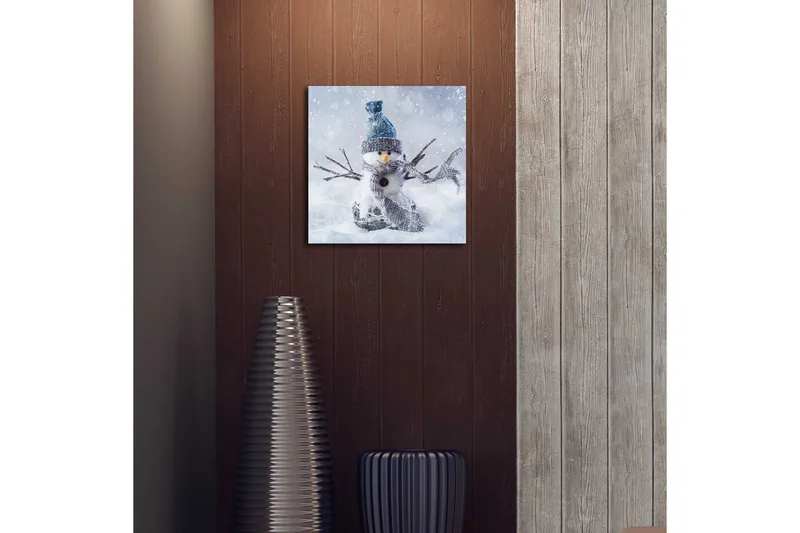 Canvastavla med LED-belysning 40x40 cm - Snögubbe i vinterlandskap med snöfall - Vit / Blå / Grå - Inredning - Tavlor & posters - Canvastavla