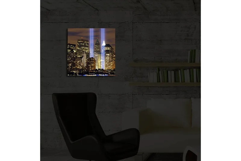 Canvastavla med LED-belysning 40x40 cm - Stadslandskap med ljusstrålar som symboliserar minnet av förlorade liv - Guld / Blå / Svart - Inredning - Tavlor & posters - Canvastavla