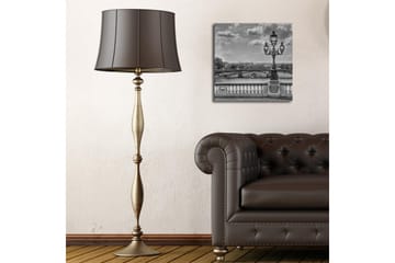 Canvastavla med LED-belysning 40x40 cm - Svartvit stadsbild med en elegant gatulampa vid en bro - Svart / Vitt / Grått - Inredning - Tavlor & posters - Canvastavla