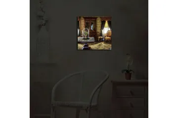 Canvastavla med LED-belysning 40x40 cm - Välkomnande inredning med antika möbler och blommor under glasmonter - Guld / Brun / Grön - Inredning - Tavlor & posters - Canvastavla