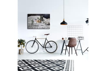 Canvastavla med LED-belysning 45x70 cm - Astronaut på månyta med månlandare och amerikansk flagga - Grå / Svart / Guld - Inredning - Tavlor & posters - Canvastavla