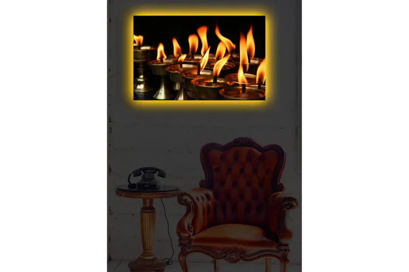 Canvastavla med LED-belysning 45x70 cm - Flammor från oljelampor som sprider värme och ljus - Orange / Guld / Svart - Inredning - Tavlor & posters - Canvastavla
